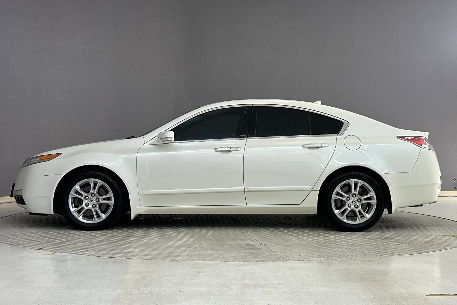 Used 2009 Acura TL w/ Technology Package FWD image 2