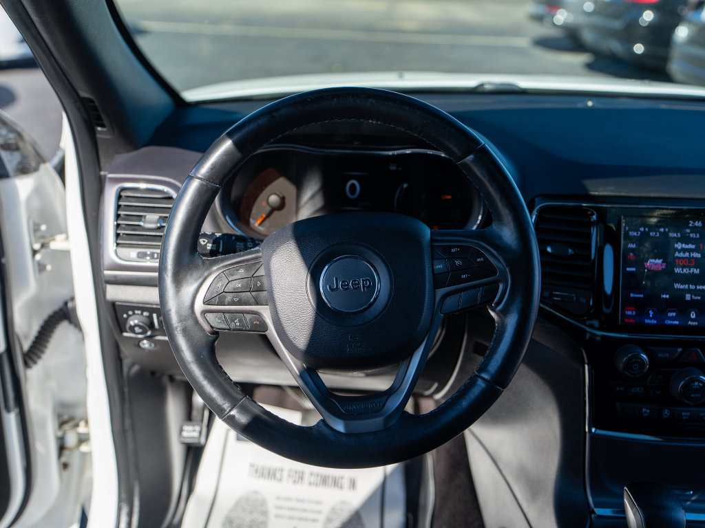 Used 2019 Jeep Grand Cherokee Laredo AWD/4WD image 21