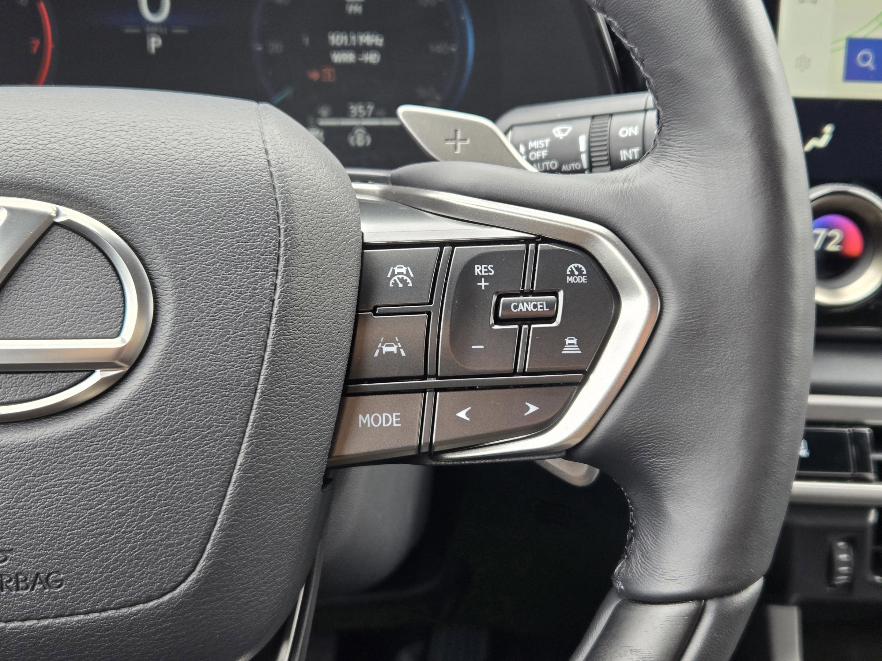 Used 2025 Lexus RX 350 Premium w/ Accessory Package (Z1) FWD image 25