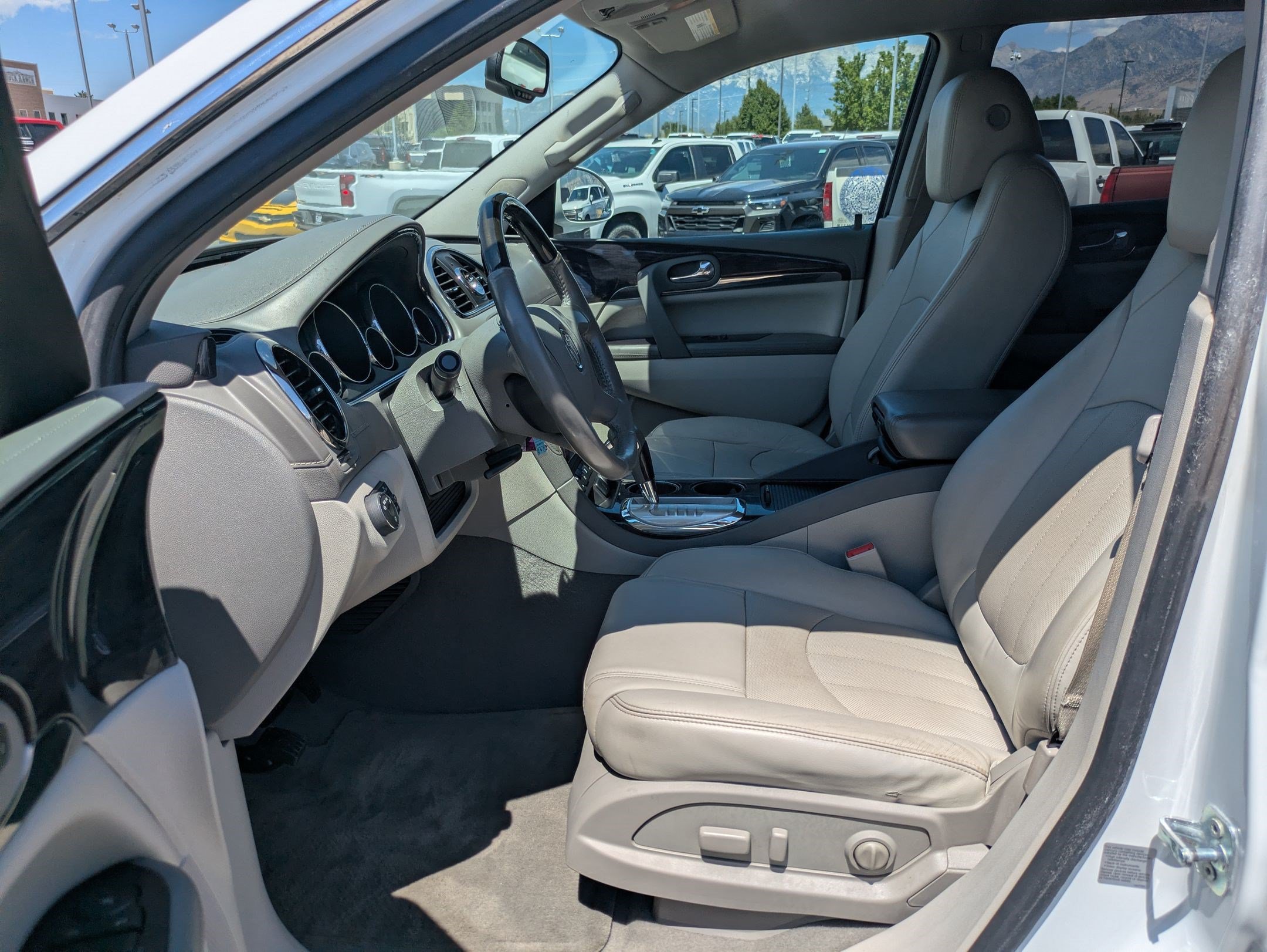Used 2017 Buick Enclave Leather AWD/4WD image 15