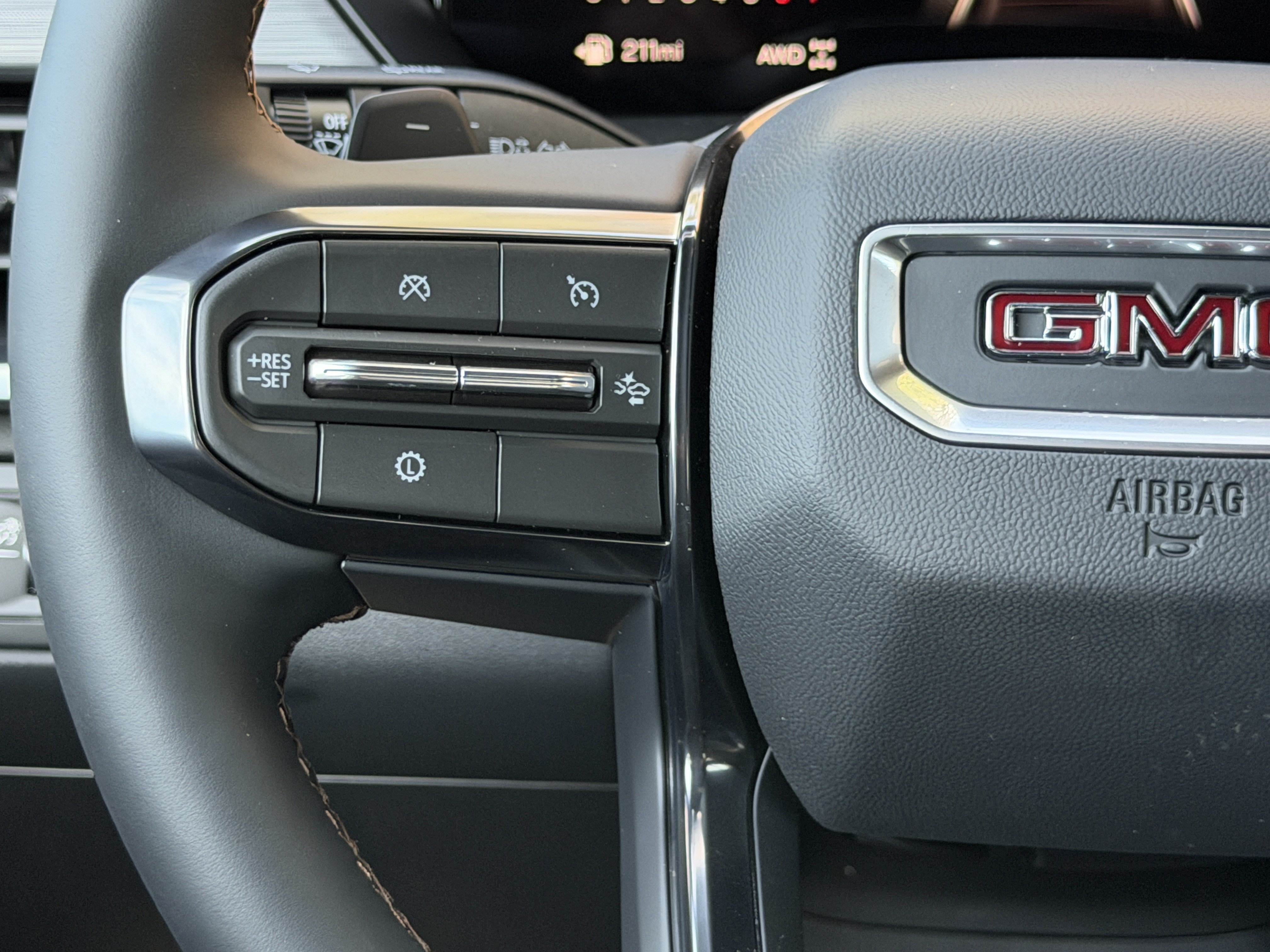 New 2026 GMC Acadia AT4 w/ Luxury Package AWD/4WD image 39