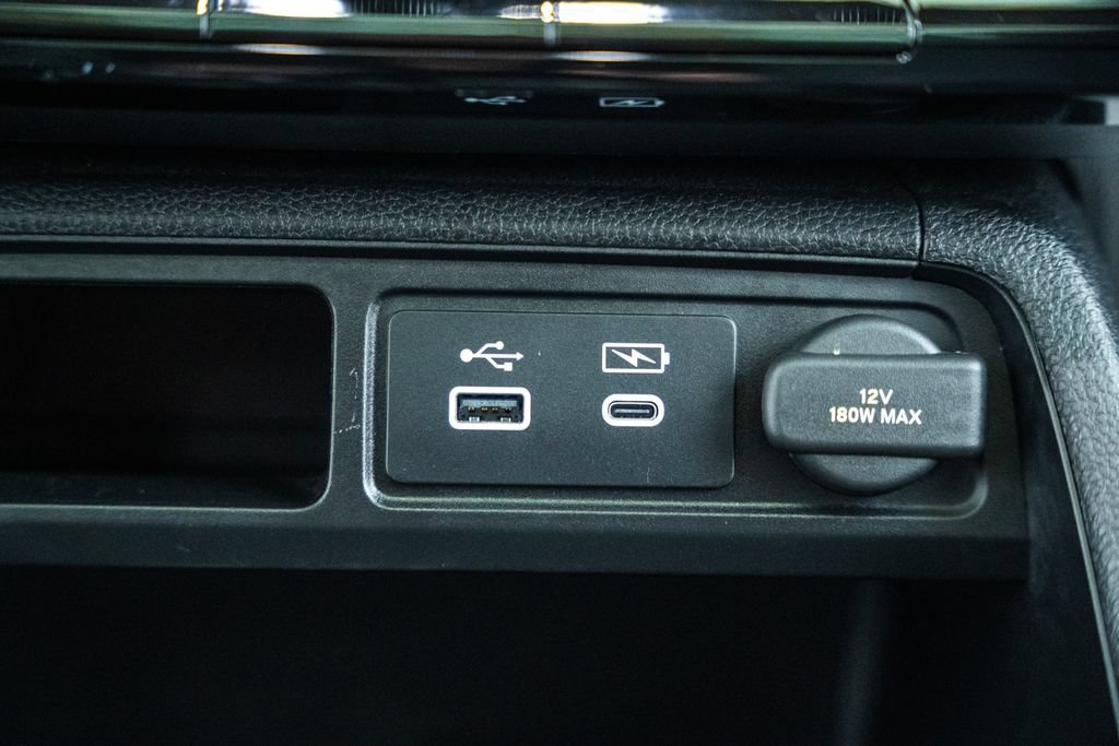 Used 2025 Honda Pilot Elite image 26