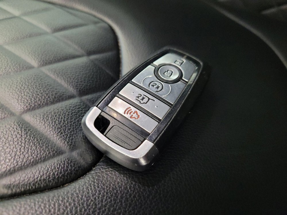 Used 2023 Ford Edge Titanium image 32