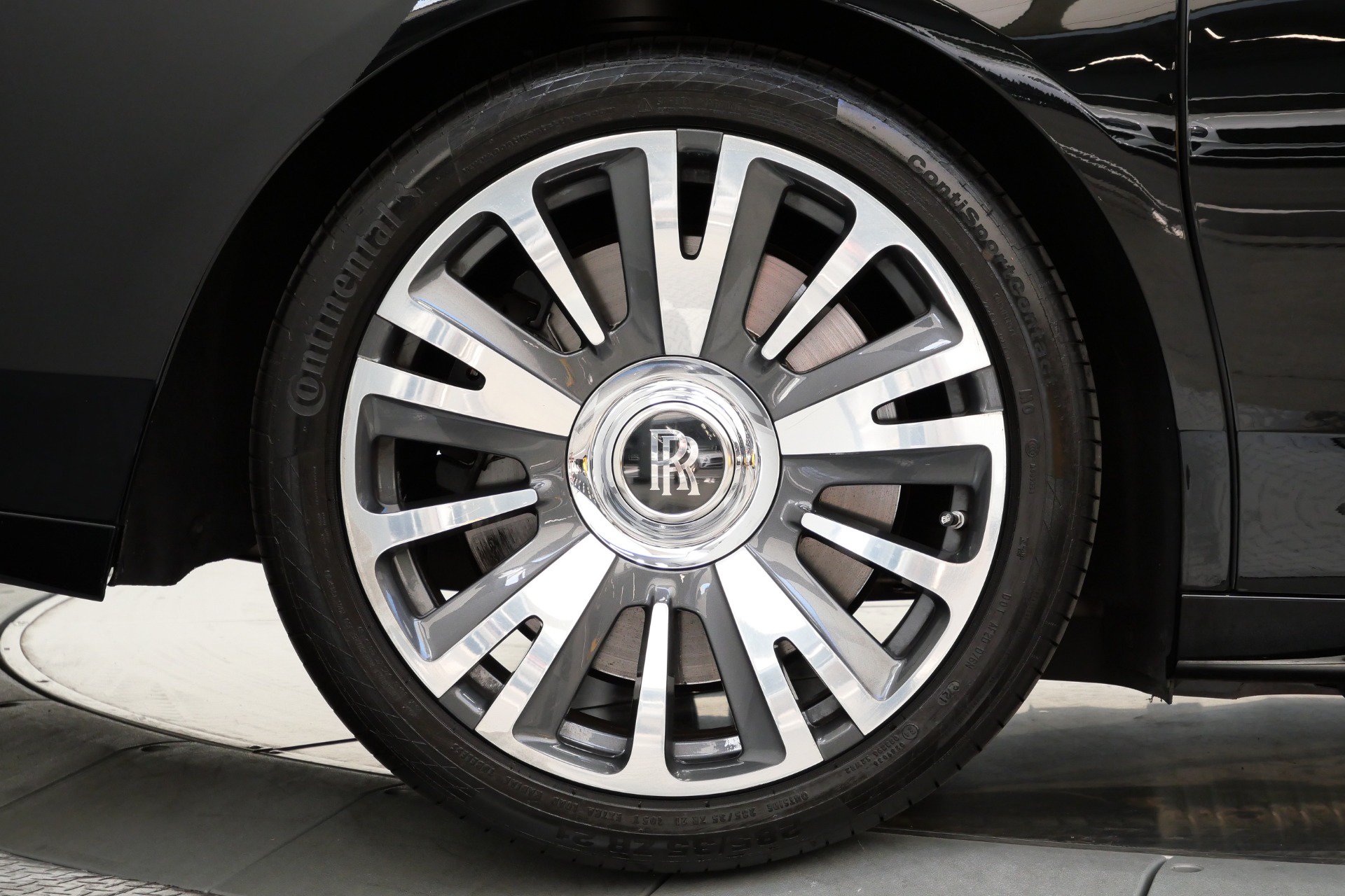Used 2019 Rolls-Royce Ghost Extended Wheelbase RWD image 43