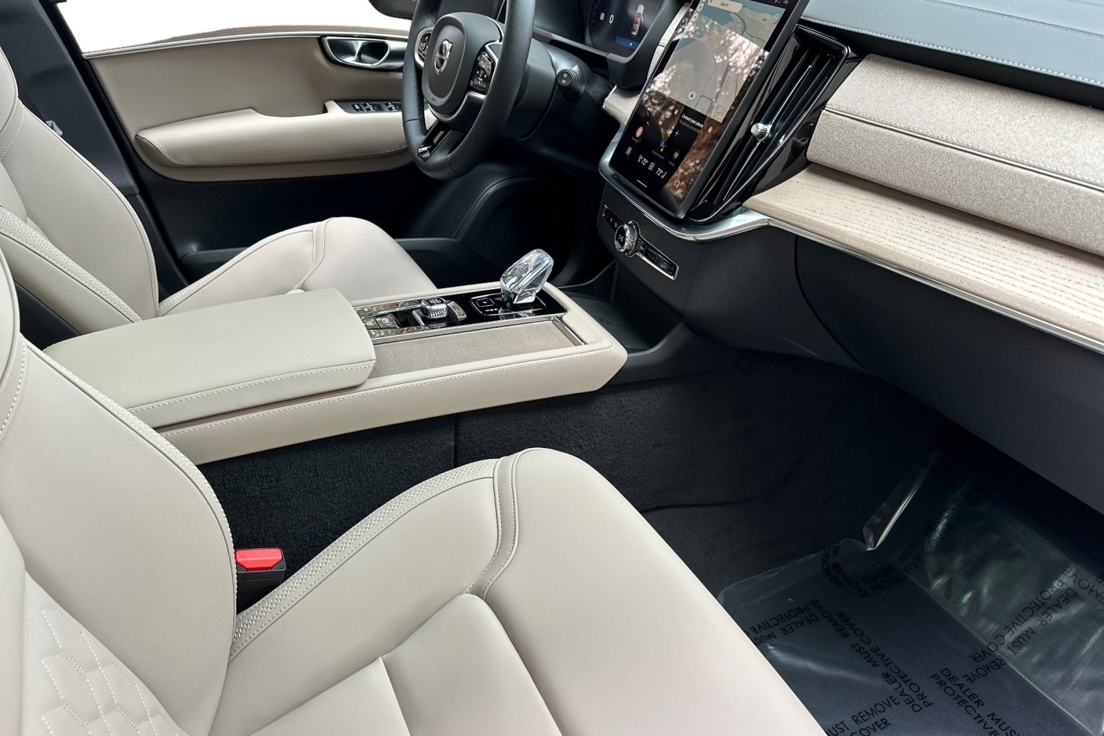 New 2026 Volvo XC90 B6 Plus w/ Protection Package Premier image 19