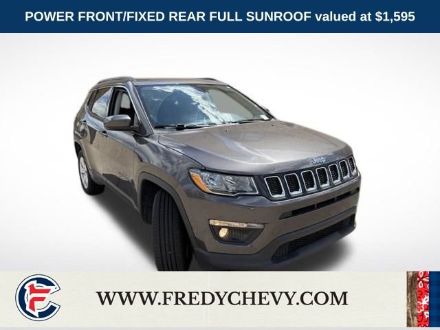 Used 2019 Jeep Compass Latitude w/ Cold Weather Group AWD/4WD image 3