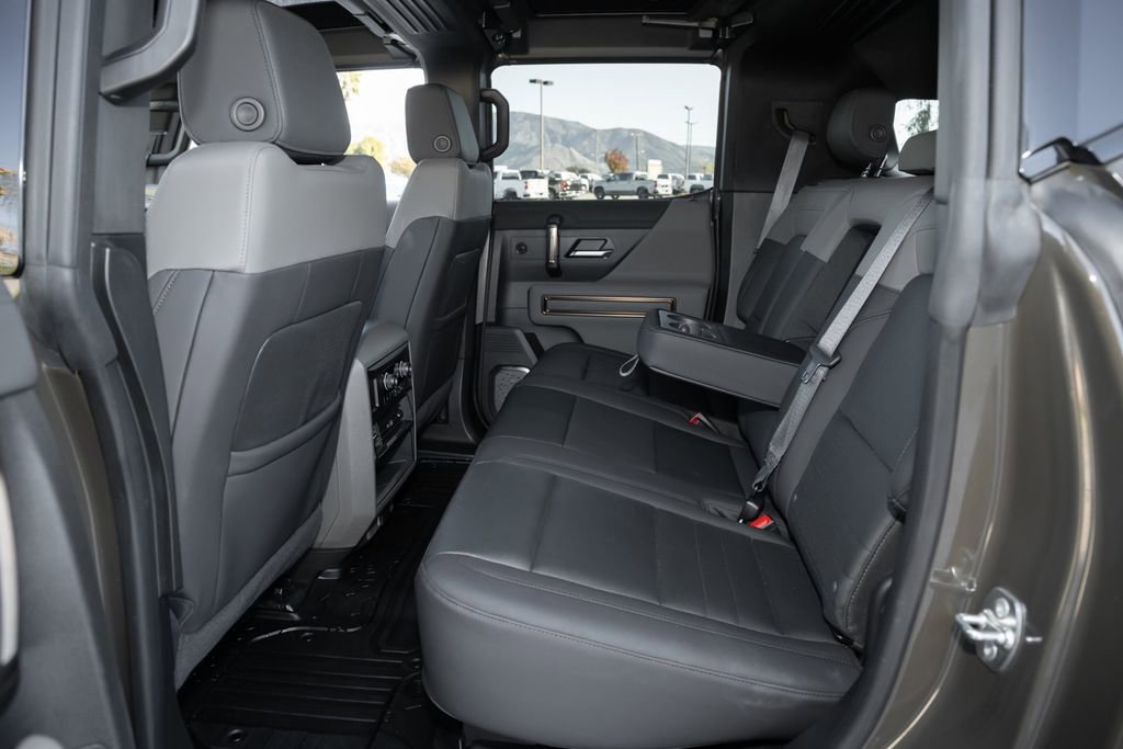 Used 2024 GMC Hummer EV 2X w/ Extreme Off-Road Package AWD/4WD image 41