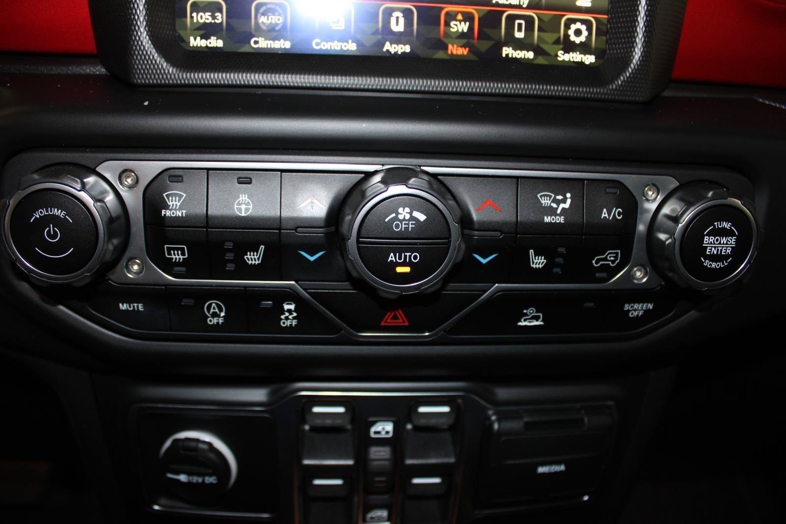 Used 2023 Jeep Gladiator Rubicon w/ Cold Weather Group AWD/4WD image 23