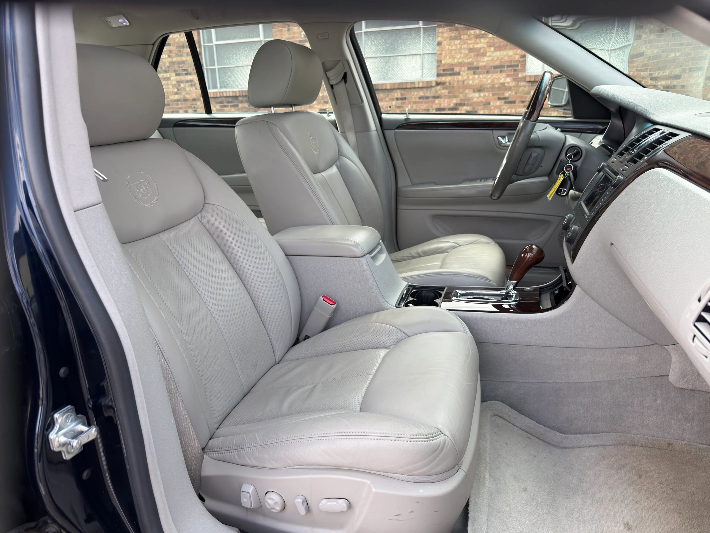 Used 2007 Cadillac DTS Performance image 22