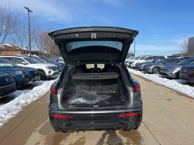 New 2025 Audi SQ5 Prestige image 10