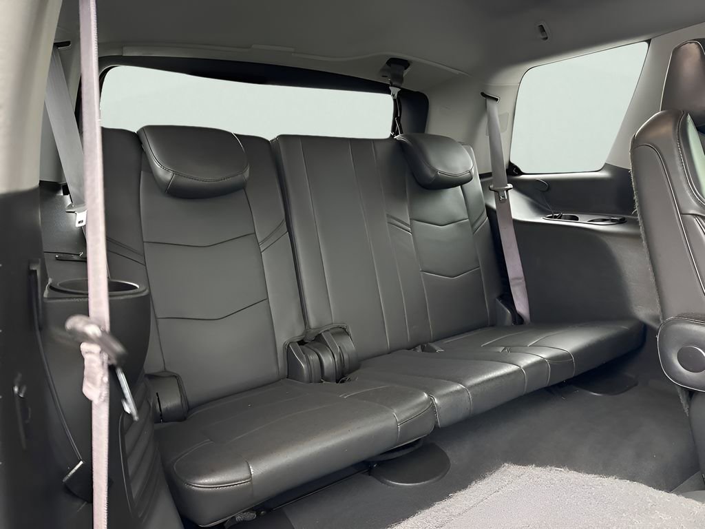 Used 2015 Cadillac Escalade Luxury image 12