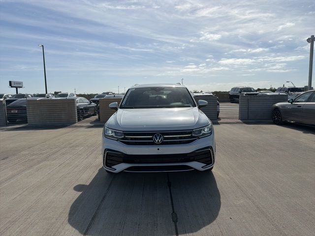 Used 2022 Volkswagen Tiguan SEL R-Line image 8