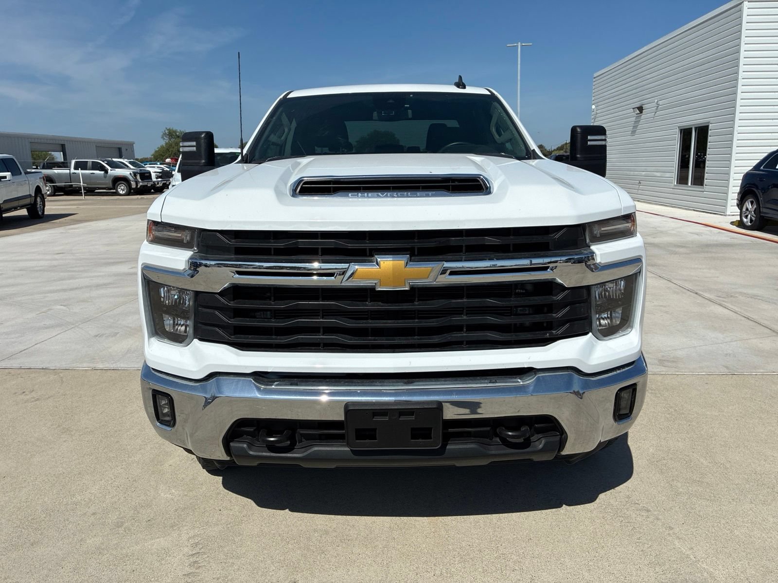 Used 2025 Chevrolet Silverado 2500 LT w/ Convenience Package AWD/4WD image 8