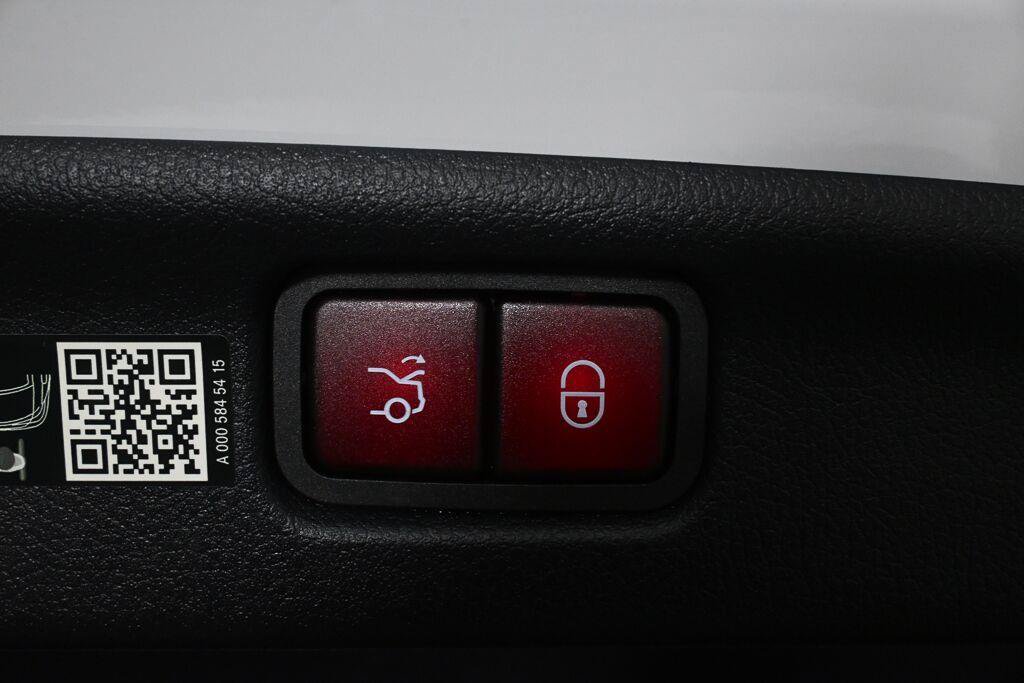 Certified 2024 Mercedes-Benz C 300 Sedan image 29