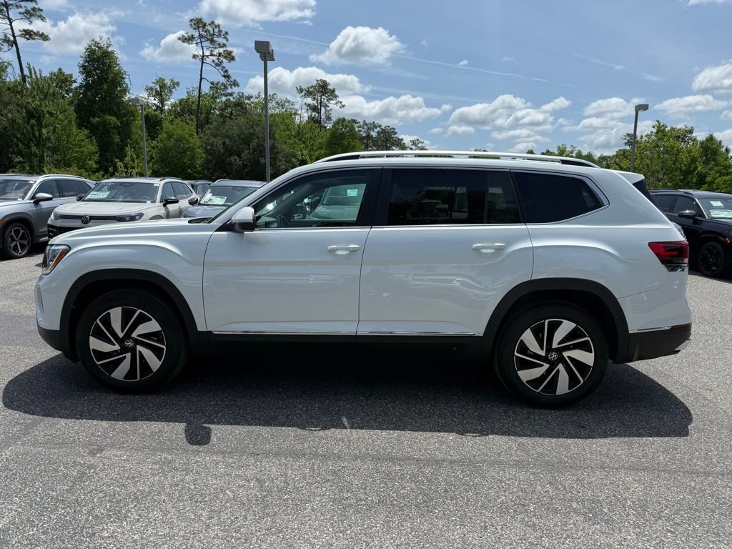 Used 2025 Volkswagen Atlas SEL AWD/4WD image 14