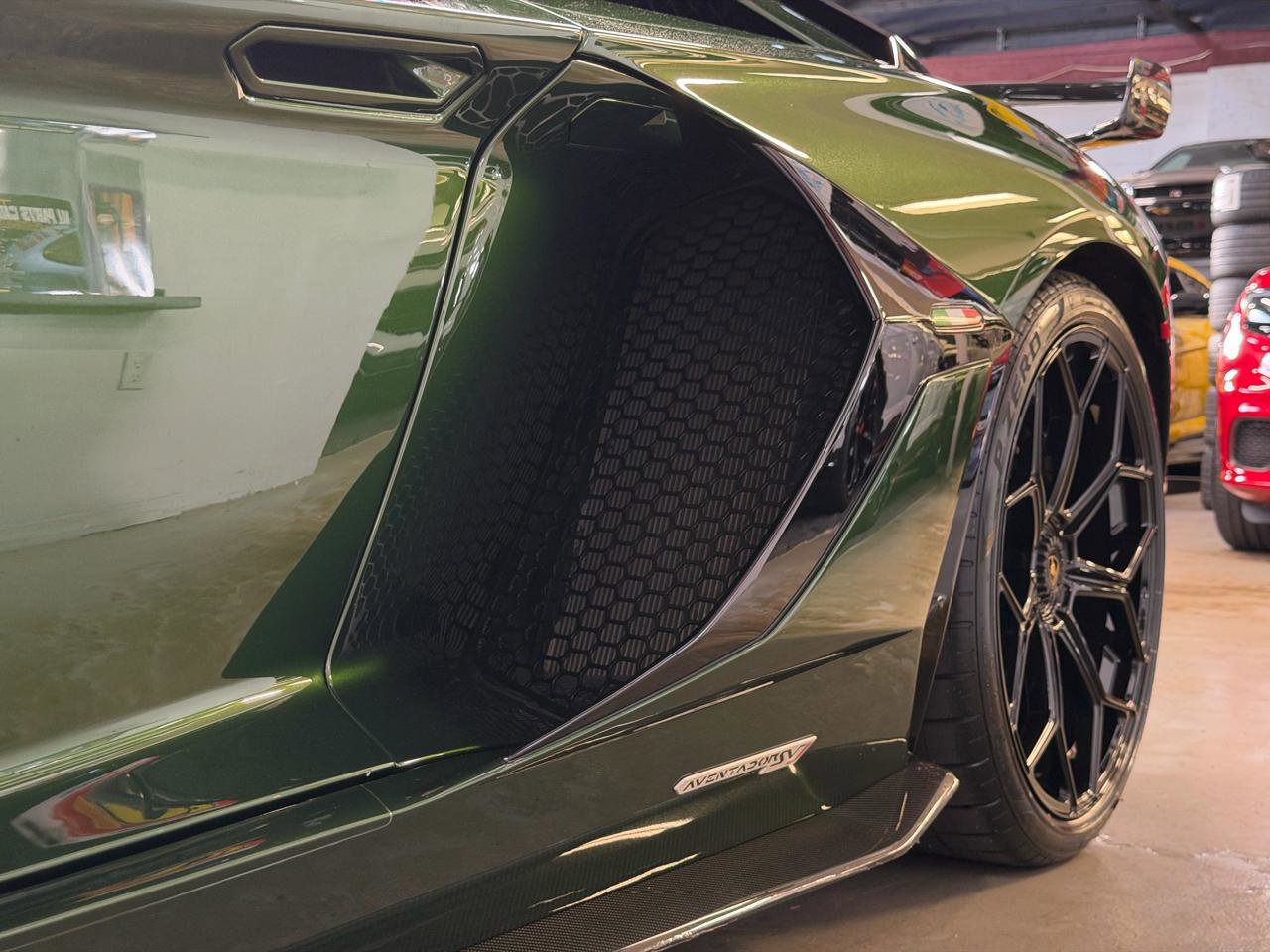 Used 2021 Lamborghini Aventador SVJ AWD/4WD image 27