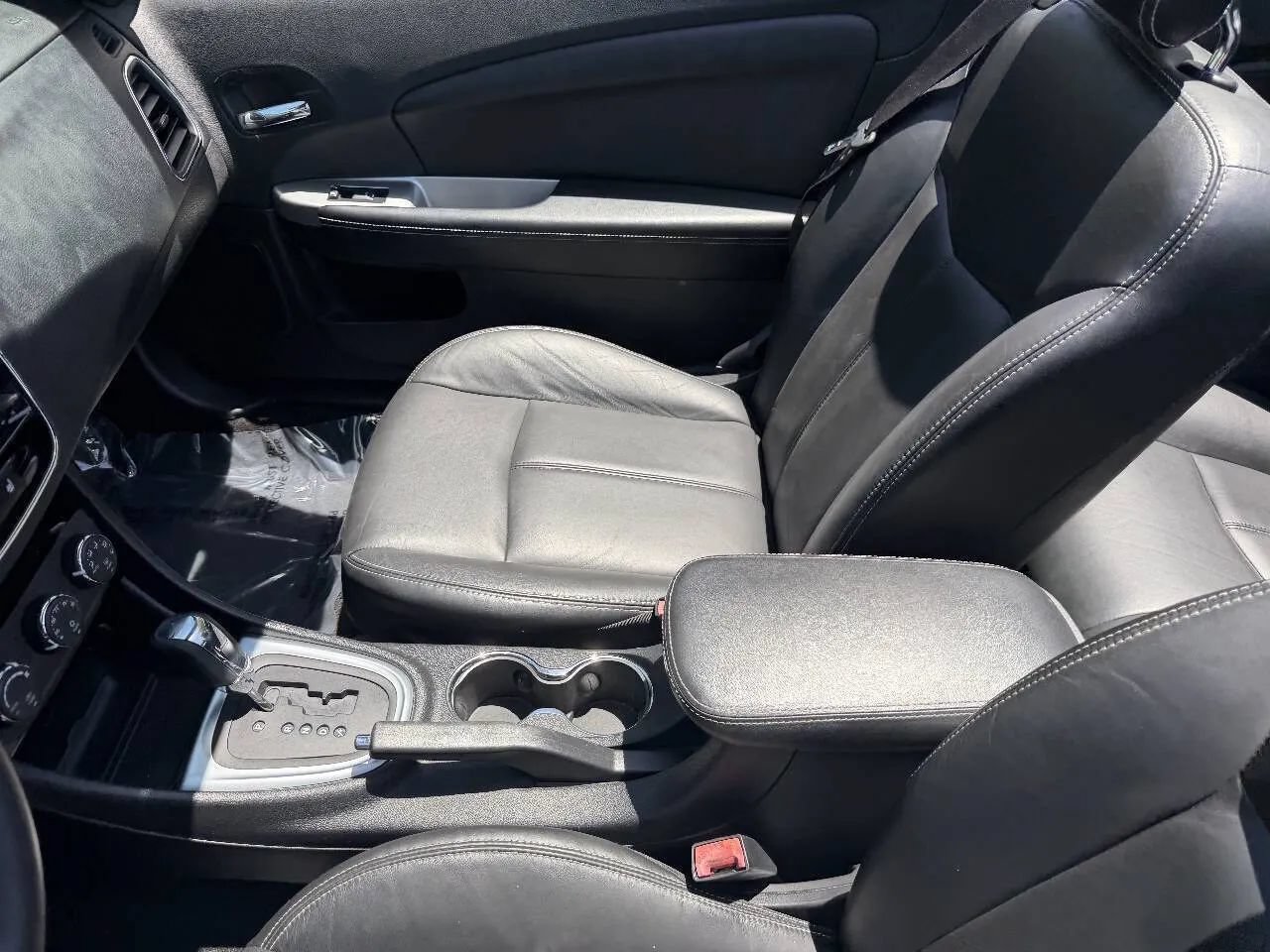 Used 2011 Chrysler 200 Limited FWD image 19