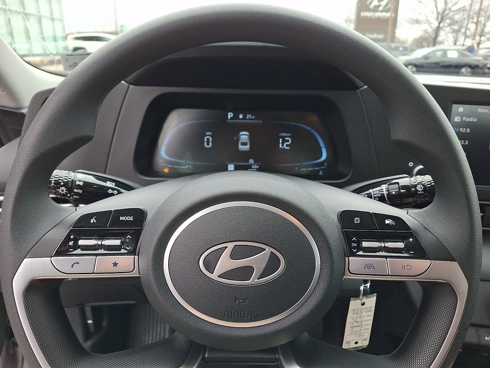 Certified 2024 Hyundai Elantra SE image 18