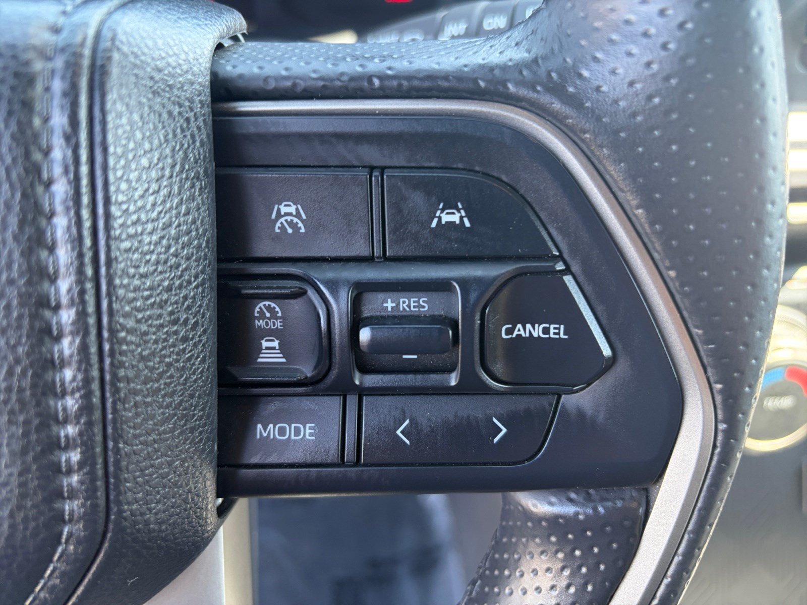 Certified 2025 Toyota 4Runner SR5 AWD/4WD image 15