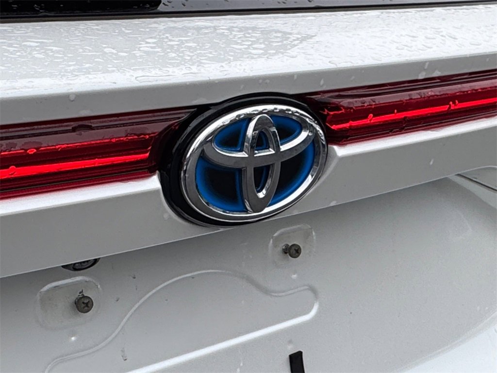 Used 2023 Toyota Venza LE image 33