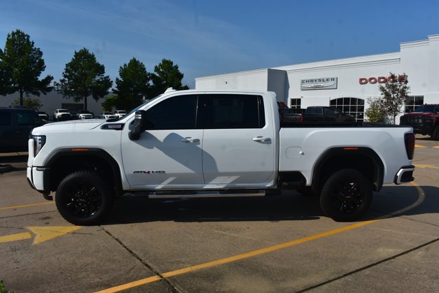 Used 2025 GMC Sierra 2500 AT4 AWD/4WD image 9