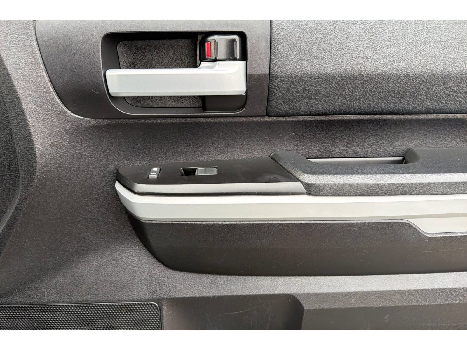Used 2021 Toyota Tundra SR5 AWD/4WD image 18