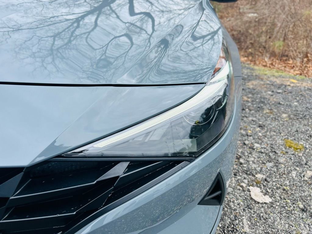 Used 2021 Hyundai Elantra SE image 12