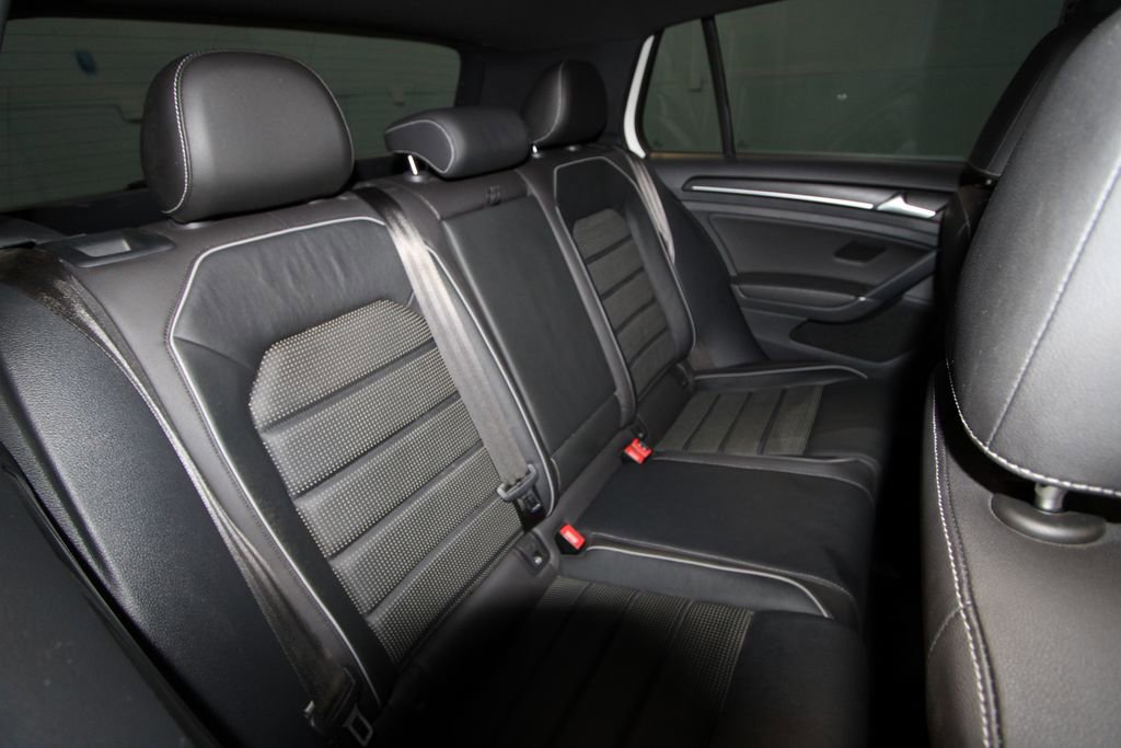 Used 2019 Volkswagen Golf R 4-Door image 21