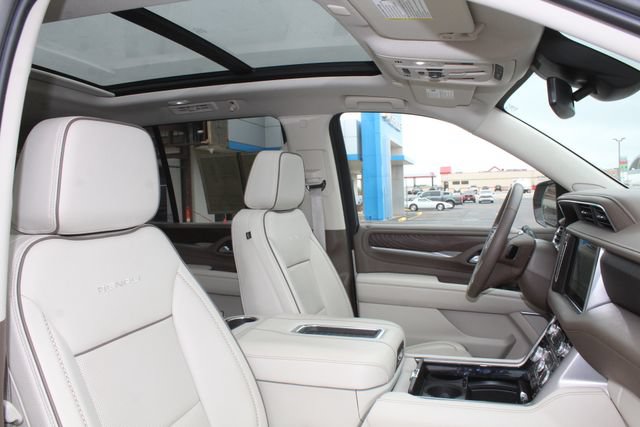 Used 2023 GMC Yukon Denali AWD/4WD image 16