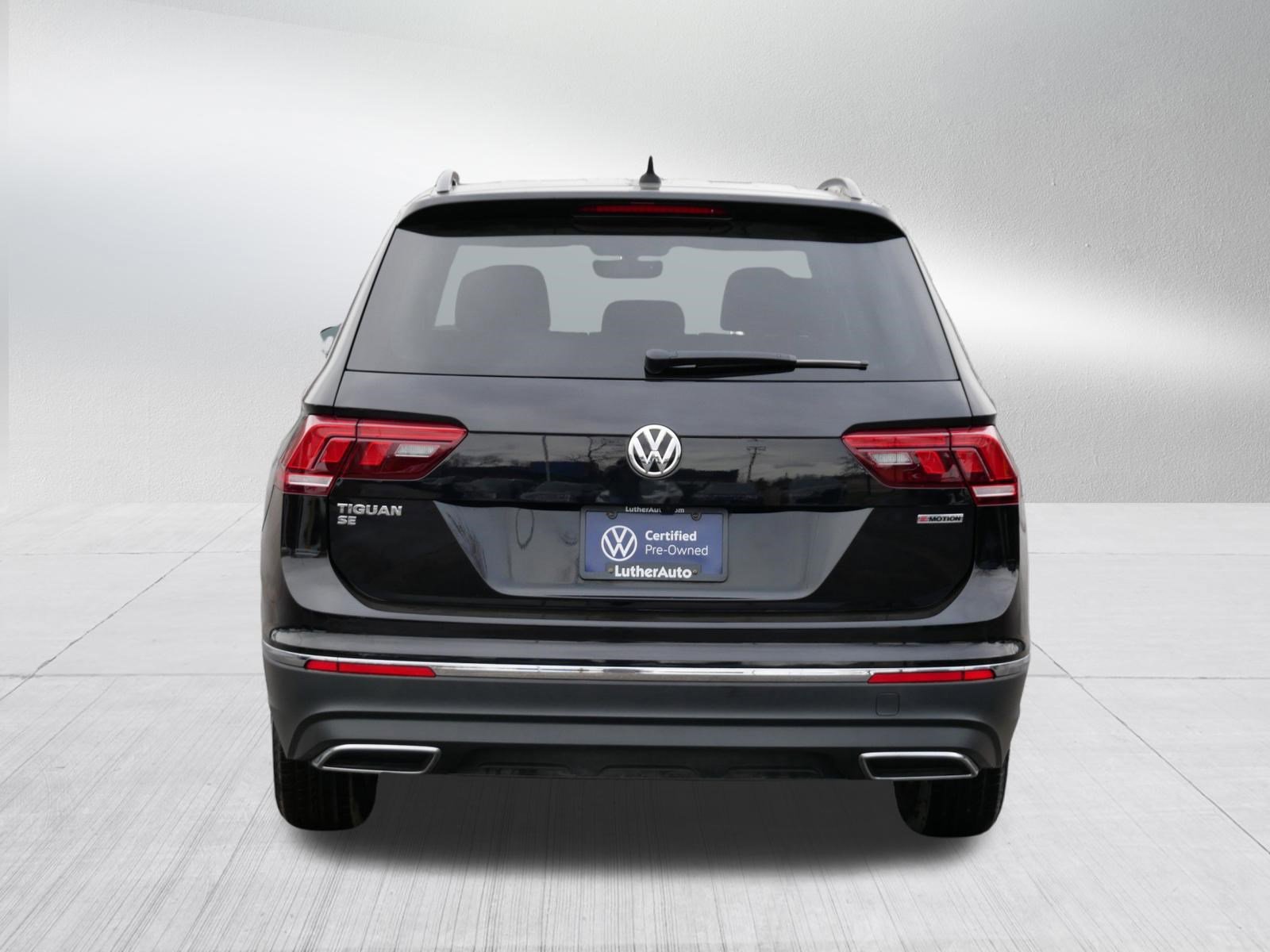 Certified 2020 Volkswagen Tiguan SE w/ Panoramic Sunroof Package image 6