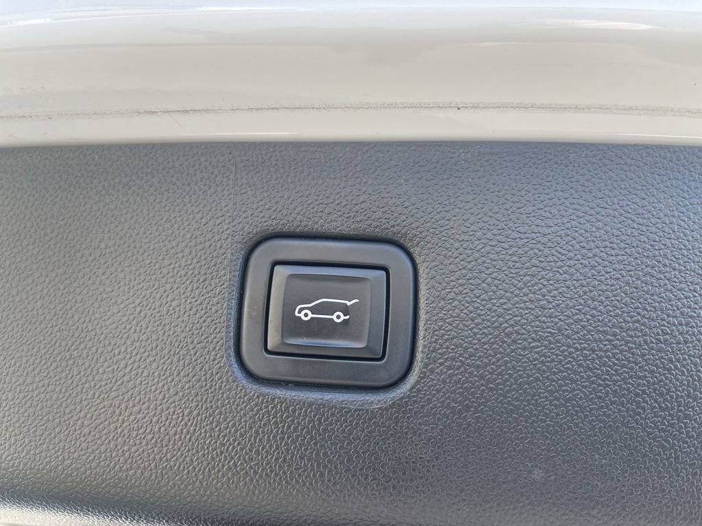 Used 2023 Chevrolet Blazer LT image 15