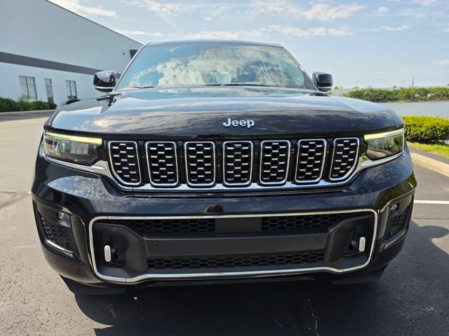 Used 2023 Jeep Grand Cherokee Overland AWD/4WD image 14