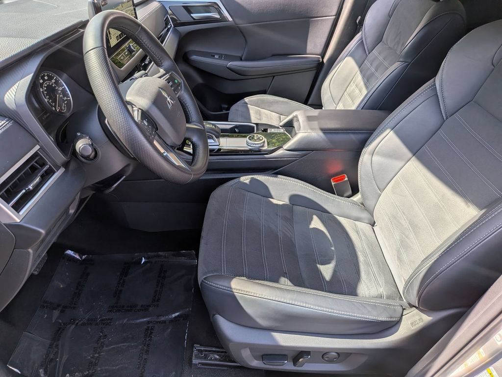 Used 2025 Mitsubishi Outlander SE AWD/4WD image 21