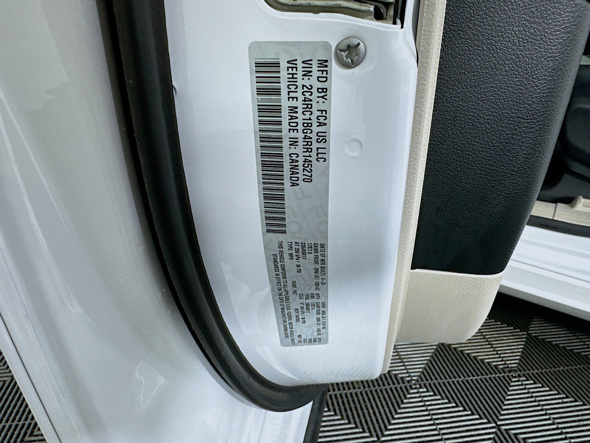 Used 2024 Chrysler Pacifica Touring-L image 12