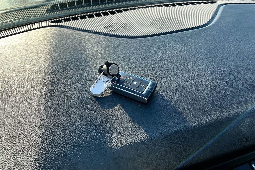 Used 2023 Jeep Grand Cherokee Laredo w/ Luxury Tech Group I image 12