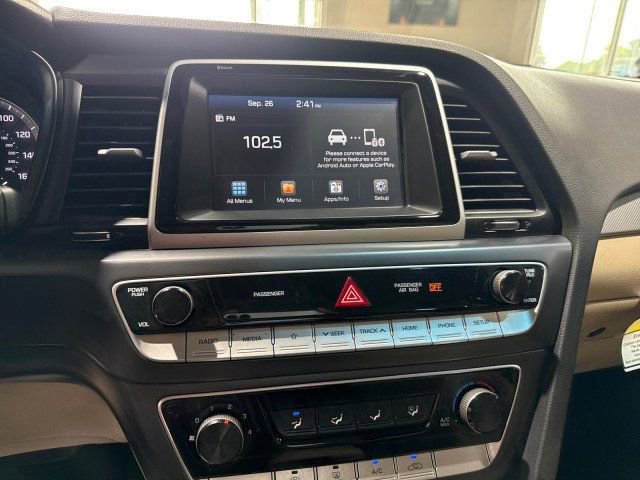 Used 2018 Hyundai Sonata SE w/ Winter Weather Package image 15