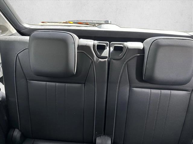 Used 2024 Volkswagen Tiguan SE image 27