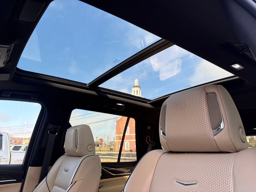 Used 2023 Cadillac Escalade Premium Luxury image 19