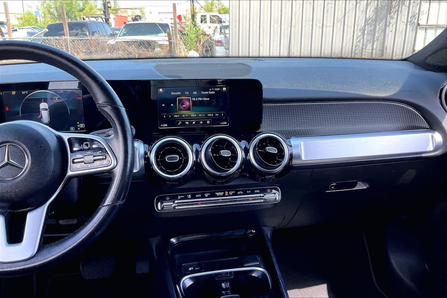 Used 2020 Mercedes-Benz GLB 250 4MATIC image 7