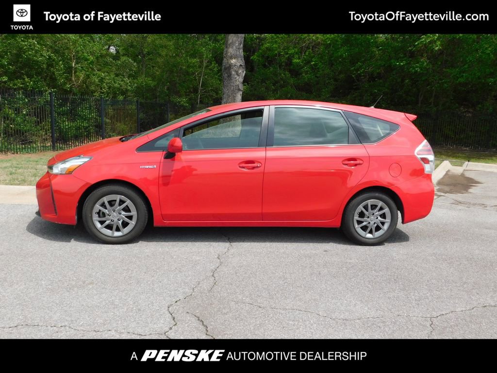 Used 2017 Toyota Prius V Two image 2