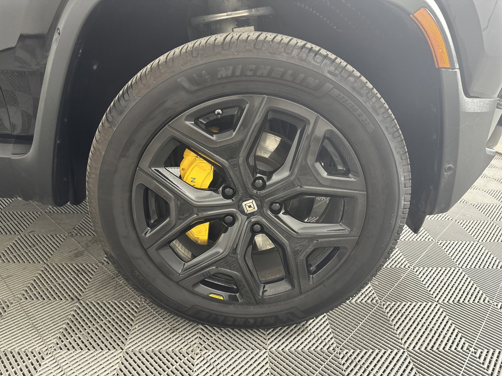 Used 2022 Rivian R1S Launch Edition image 12