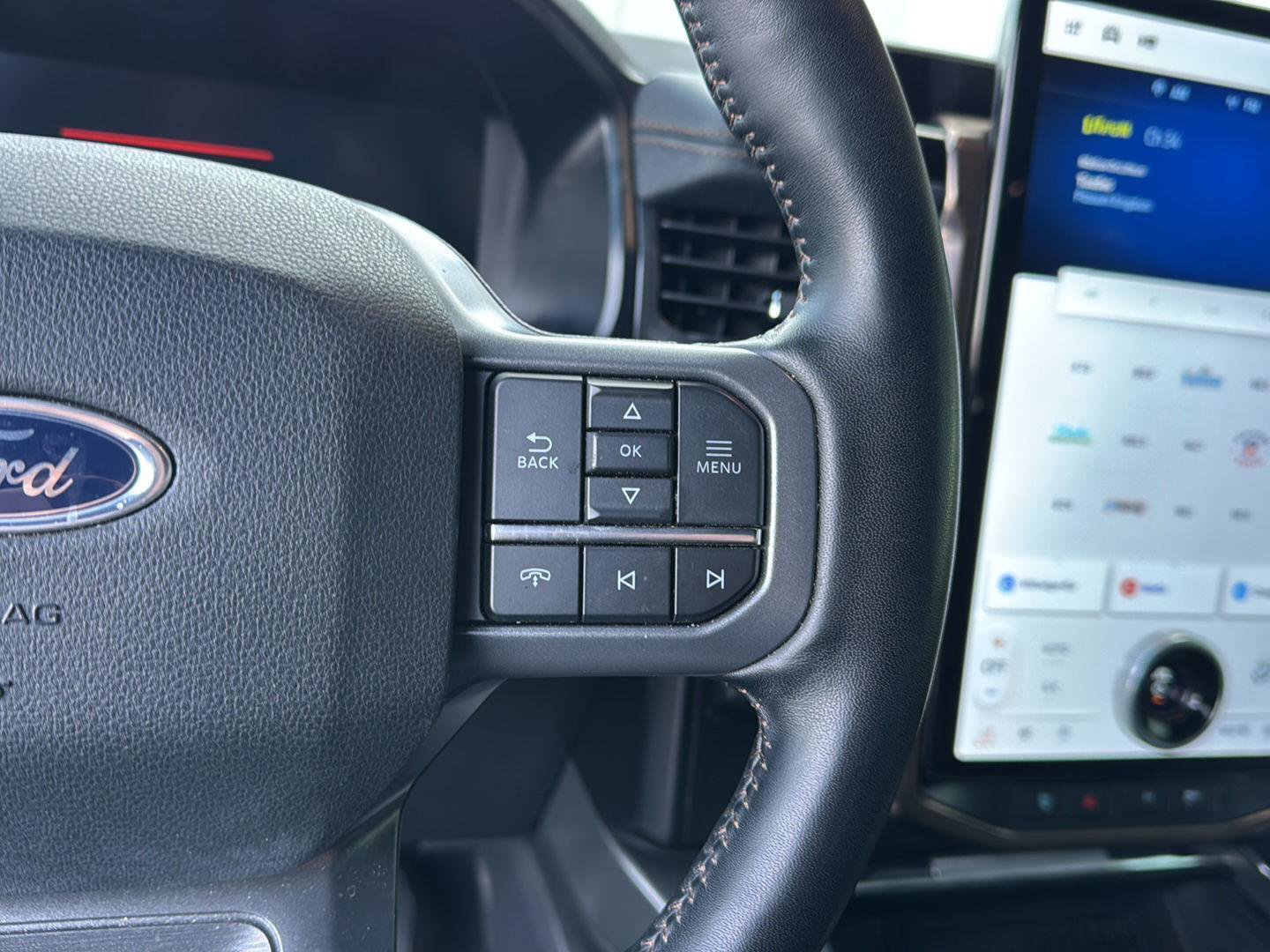 Used 2023 Ford F150 Lightning Lariat image 18