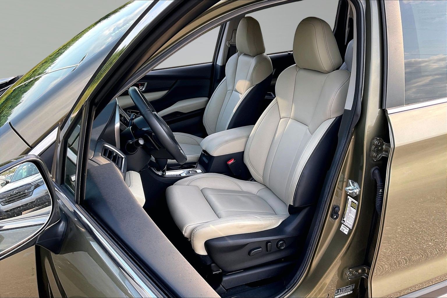 Used 2025 Subaru Ascent Limited AWD/4WD image 25