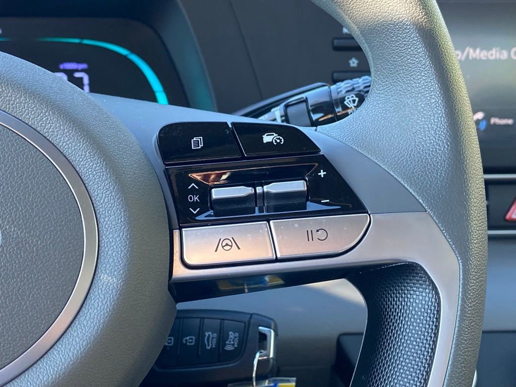 Certified 2024 Hyundai Elantra SE image 19