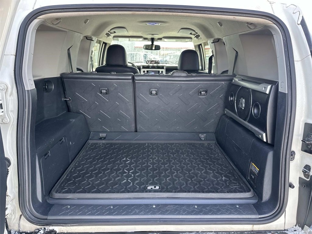 Used 2014 Toyota FJ Cruiser 4WD w/ Upgrade Package image 10