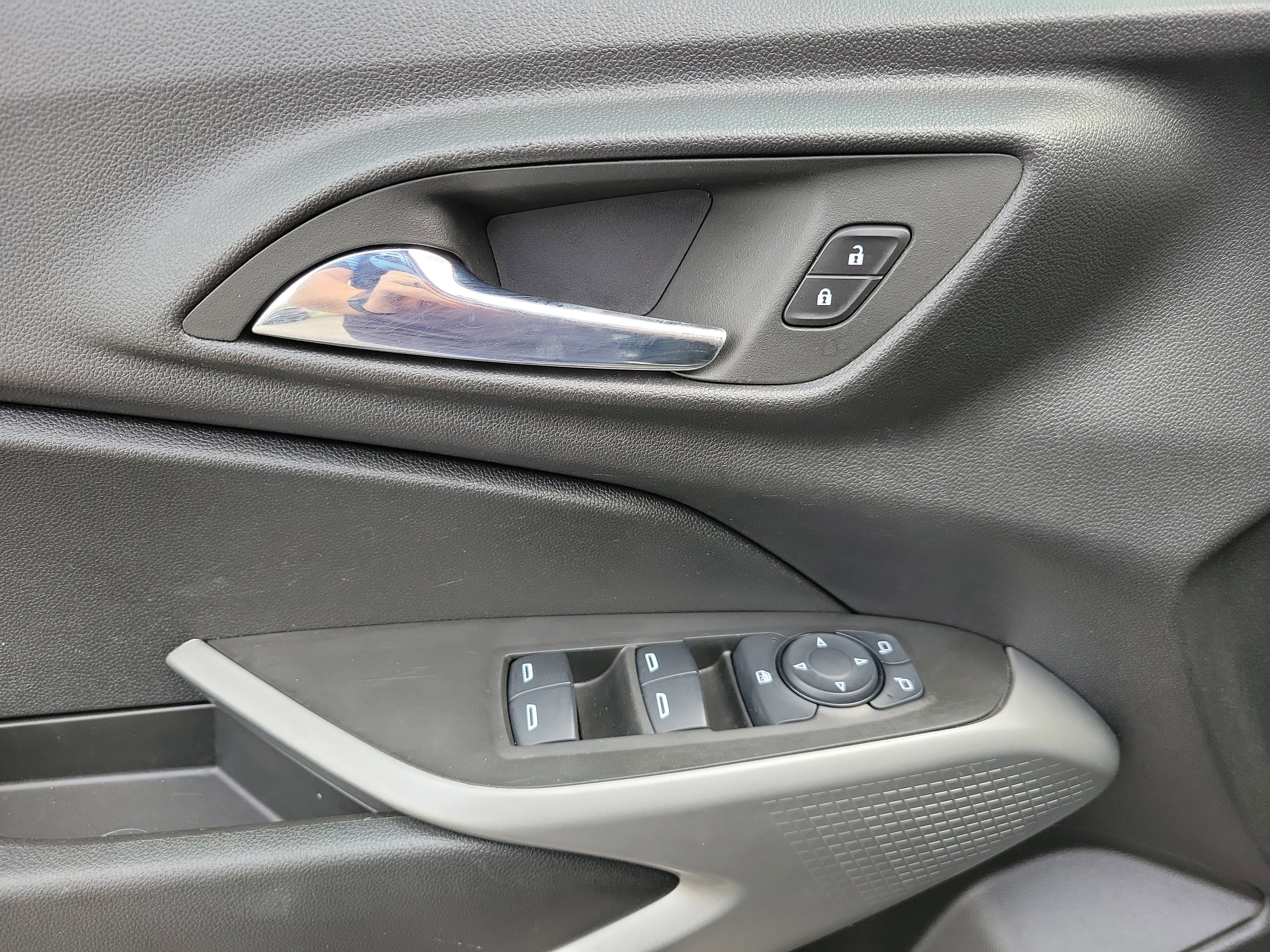 Used 2024 Chevrolet Trax RS w/ Driver Confidence Package image 24