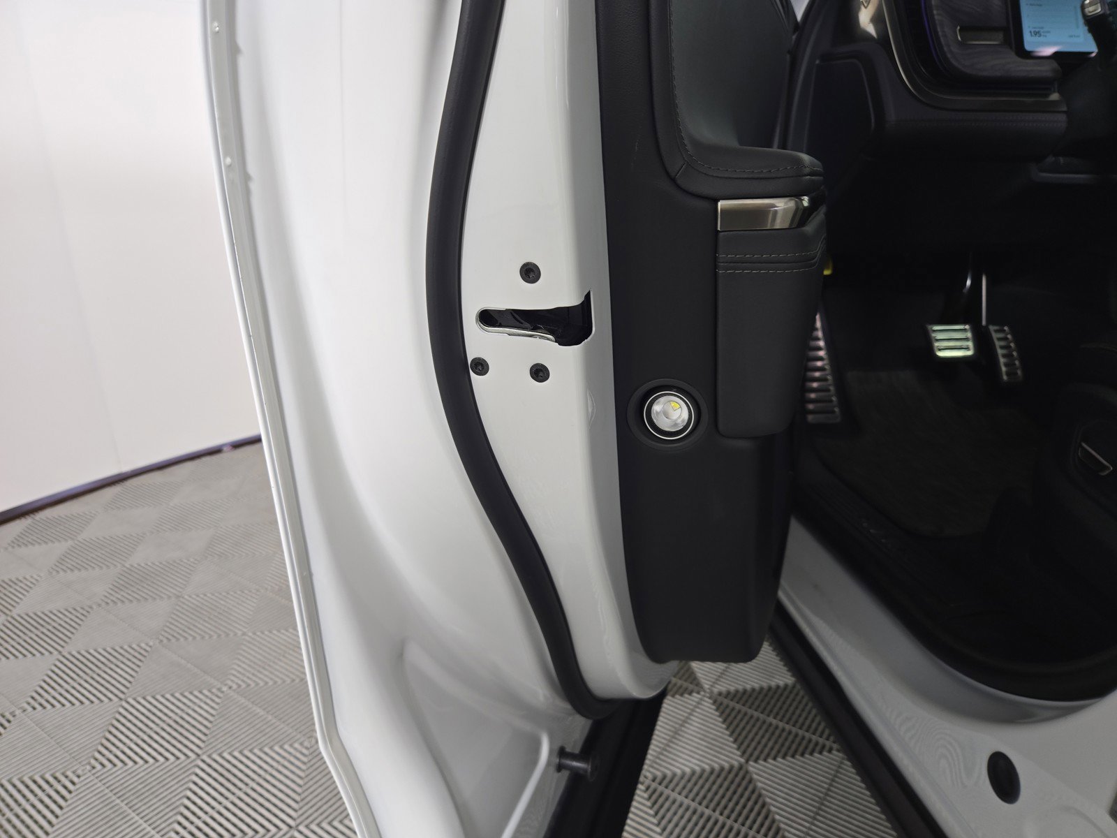 Used 2022 Rivian R1S Launch Edition image 32