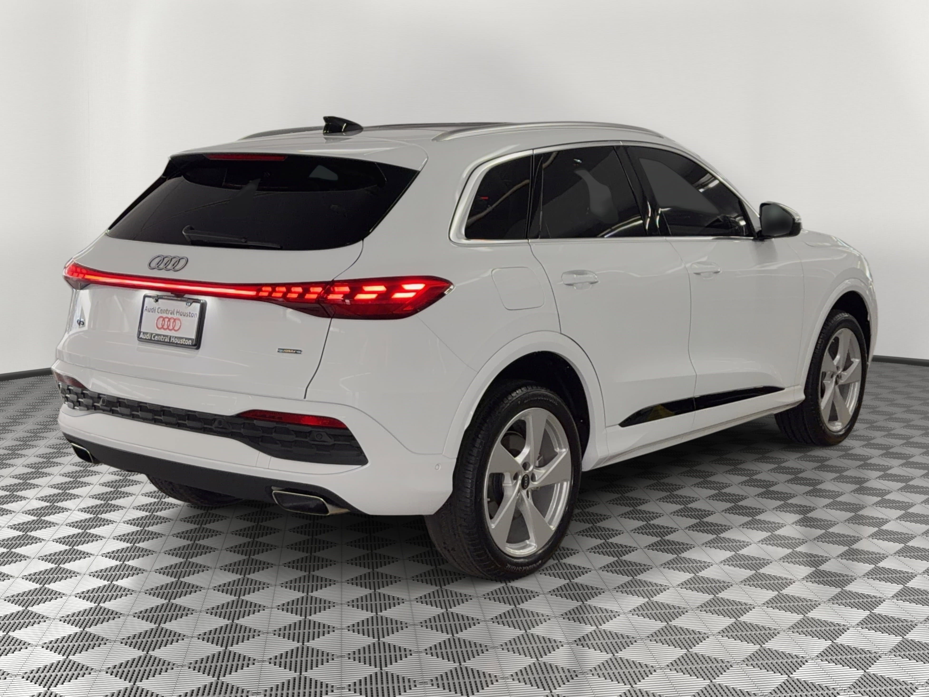 New 2026 Audi Q5 Premium Plus image 9