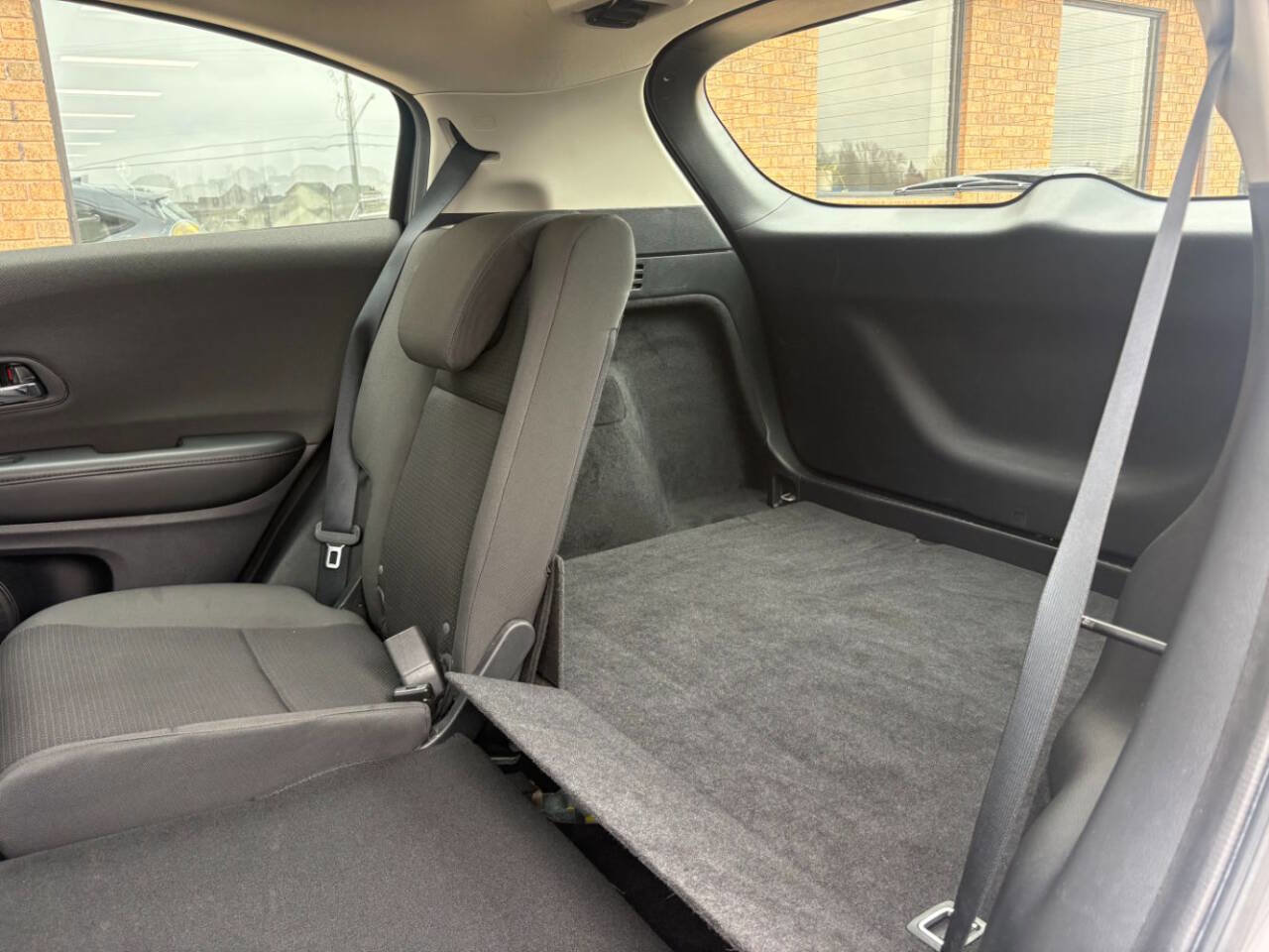 Used 2020 Honda HR-V LX image 27