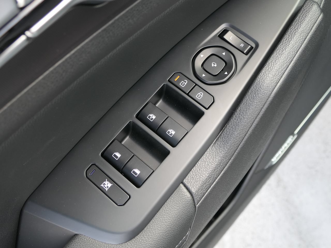 New 2026 Kia Sportage SX Prestige AWD/4WD image 11